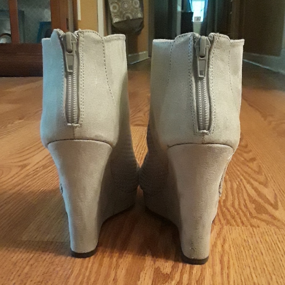 Grey Booties - Picture 2 of 5